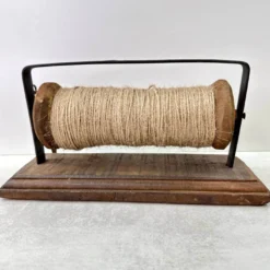 Halterung mit Holzspule